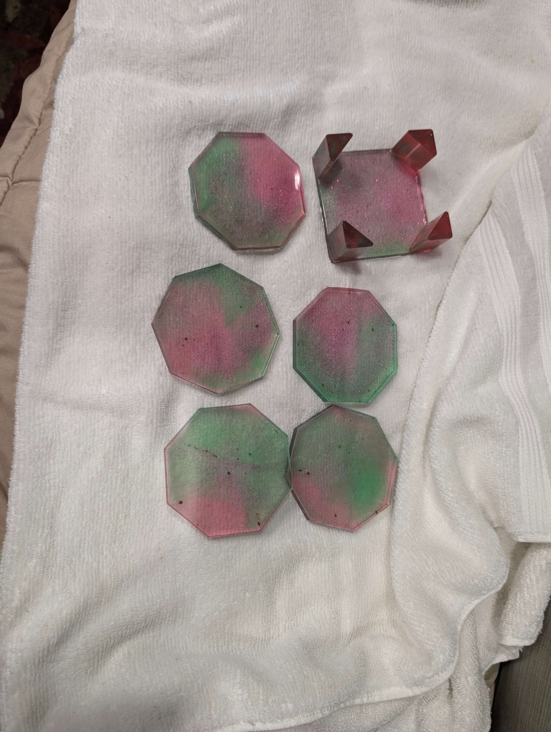 Handmade Christmas Resin Coaster Set – Octagon Green &amp; Red